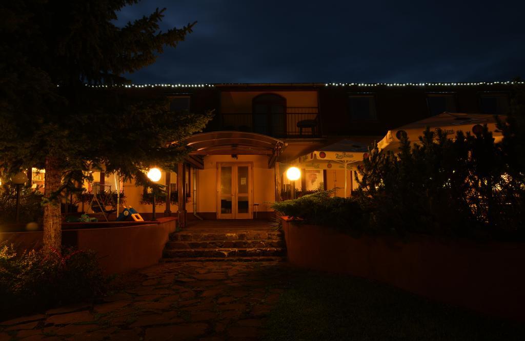 Penzion Agrothermal Bešeňová Exterior foto